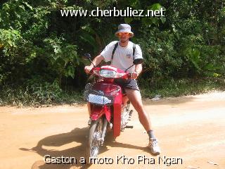 légende: Gaston a moto Kho Pha Ngan
qualityCode=raw
sizeCode=half

Données de l'image originale:
Taille originale: 102737 bytes
